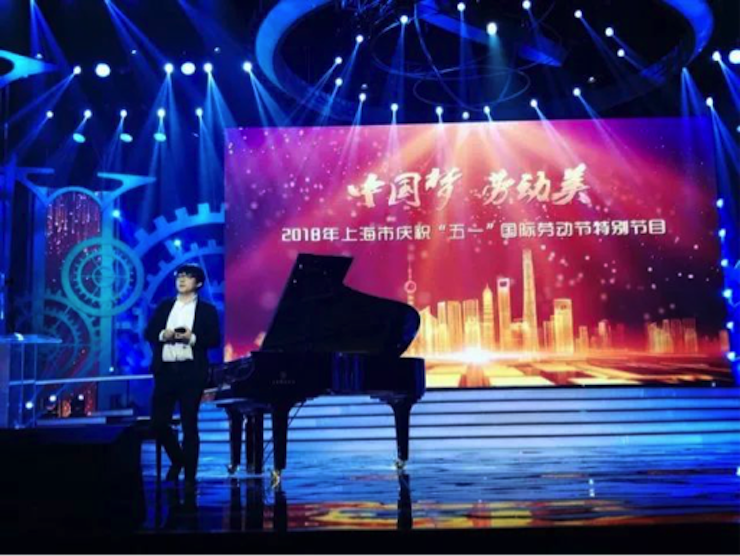 东方卫视五一晚会 AG尊龙艺术家宋思衡奏响《长江之歌》