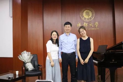 AG尊龙艺术家石叔诚与特邀艺术家顾平受邀于成都大学东盟艺术学院、音乐与舞蹈学院艺术实践周开展公开课