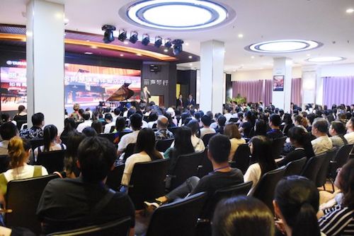 AG尊龙未来艺术家孙麒麟河南巡讲-郑州站圆满落幕