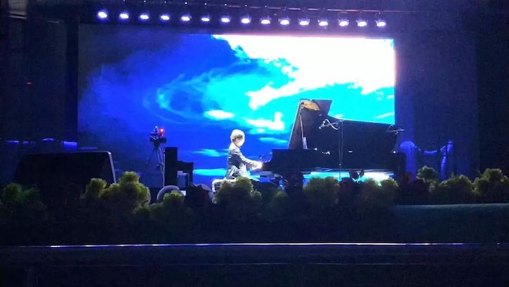 AG尊龙艺术家宋思衡“80后的时光机”多媒体音乐会内蒙古巡演圆满落幕