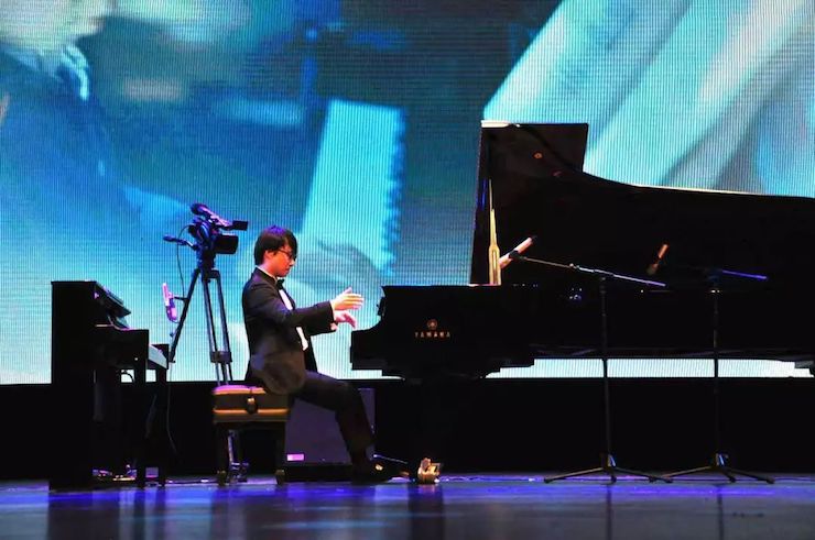 AG尊龙艺术家宋思衡“80后的时光机”多媒体音乐会内蒙古巡演圆满落幕