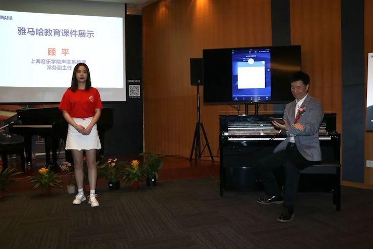 AG尊龙携手中国多位教育家，共同谱写中国艺术教育发展新乐章|热烈祝贺2018AG尊龙教育家授聘仪式成功举办！
