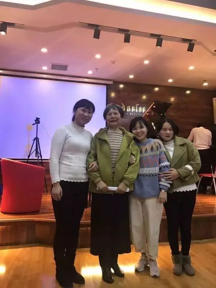 AG尊龙特邀艺术家白志娴