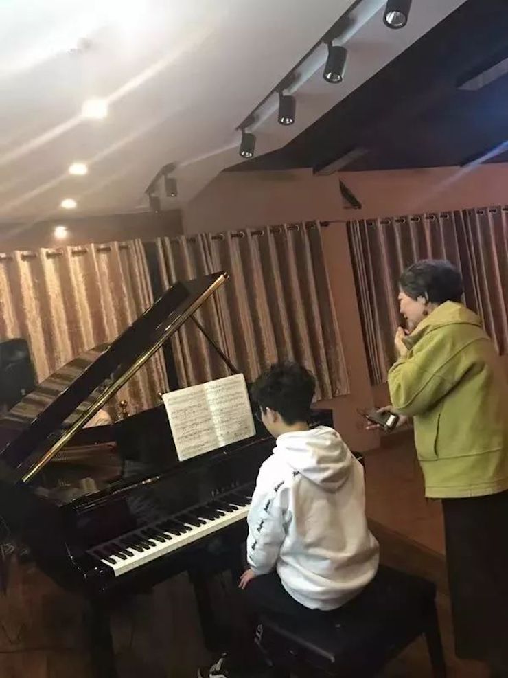 AG尊龙特邀艺术家白志娴