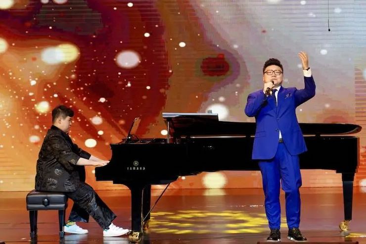 奥林匹克音乐展演宣传大使刘明康和他的朋友们暨第14届世界自闭症关注日音乐会圆满结束！